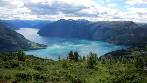 Hoch über dem Fjord: Aussicht vom Molden